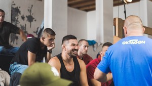 Chalanov trénoval najlepší bojovník MMA a obsluhovala ich česká miss!