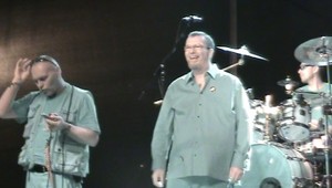 Okolo Müllera sa strhla hystéria, on mal chuť na našu kameru. Doslova!