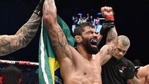 UFC rozhodca dostal vyhadzov ešte počas eventu