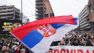 Do demonštrantov v Belehrade opäť vrazilo auto