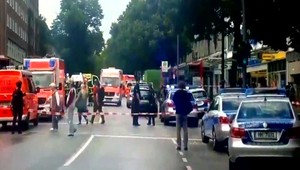 Muž v Hamburgu zaútočil nožom v obchode, jedného človeka zabil