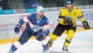 Tvrdí obrancovia si to rozdali priamo na ľade