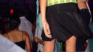 Poučil sa skôr ako sa dopustil zločinu. Intímne partie žien chcel fotiť minifotoaparátom v topánke, ten explodoval