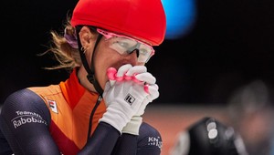 Ďalšia hrozivá udalosť na ľade. Šortrekárka skončila v kaluži krvi