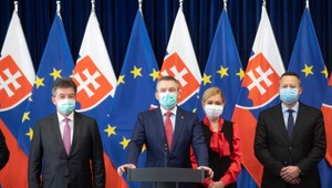 Pellegrini už oficiálne nie je premiérom. Na ustanovujúcej schôdzi podal demisiu