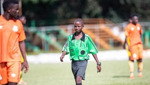 Oficiálne najmladší rozhodca sveta má 16 a píska už tretiu sezónu