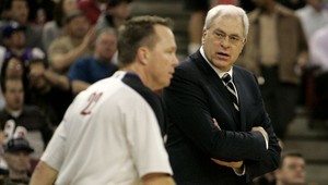 Tréner Lakers dostal pokutu 35.000 USD za verejnú kritiku rozhodcov