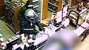 Prepad benzínky im veľmi nevyšiel. Zlodeji asi nemali svoj deň