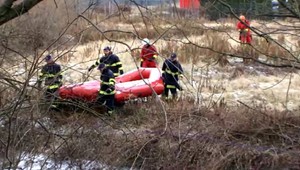 Mŕtvola v zamrznutom prítokovom kanáli