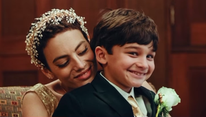 Srdcervúci príbeh! Speváčka v poslednom štádiu rakoviny chce piesňou zabezpečiť jej synčeka (7)!