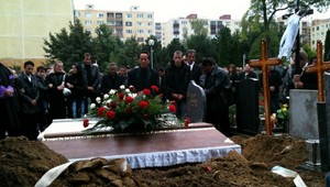 VIDEO: Dramatický pohreb. Jozefov (†48) brat skolaboval!