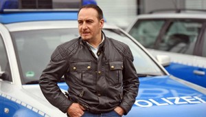 Alarm pre Kobru 11: Semir sa oženil v exotike!