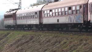 Stret s vlakom neprežil 61-ročný muž. Nie je jasné, ako k zrážke došlo