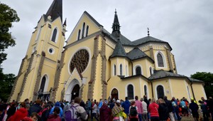 Pútnikov neodradilo ani počasie, dostali pozdrav od pápeža