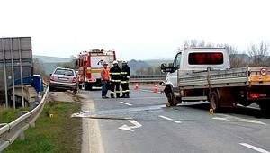 Dramatický návrat z nákupov. Dvojicu zachránili zvodidlá