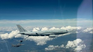 Slovenské F-16 prvýkrát tankovali vo vzduchu