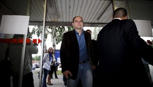 Poslanci SaS zháňajú voličov, idú do gay baru