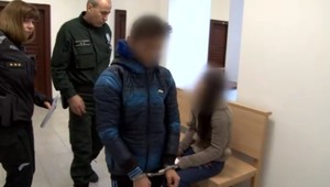 Mladú matku kopali a fackovali jej príbuzné. V nemocnici zomrela