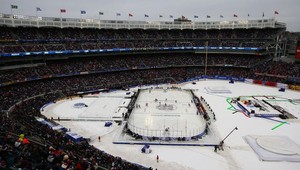 Rangers zvládli aj druhý zápas na Yankee Stadium