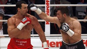 Kličko uštedril Čagajevovi prvú prehru pred 61.000 divákmi