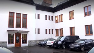 NAKA zasahovala v Tatrách. Prekvapili zamestnancov mestského úradu