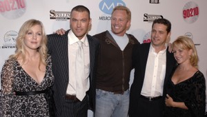 Odštartovalo nakrúcanie Beverly Hills 90210. Hviezdy si uctia Dylana