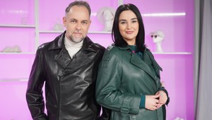 Porota z Maniačok prezradila zlaté pravidlo stylingu: Takto by sme kabát a šál nemali nosiť!