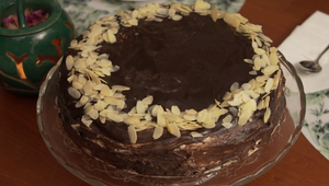 Dezert:  Kapitán Castaña