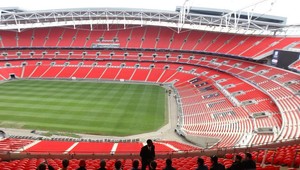 Angličania môžu hlásiť aj urážky zo sociálnych sietí