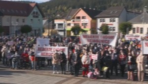 Vranovskí starostovia pricestovali do Bratislavy. V Trstenej zablokovali na protest proti reforme zdravotníctva cestu