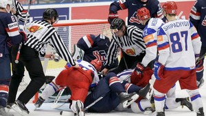 Prvú prehru Ruska na MS zariadili rozbehnutí Američania