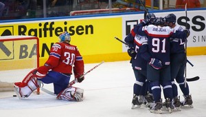 Slováci vyhrali už aj v nových dresoch. Kľúčom k úspechu zákrok Laca!