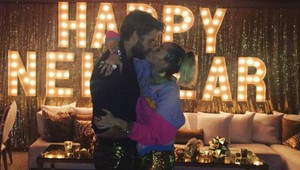 Zo škandalóznej Miley Cyrus je už pani!