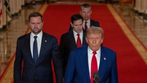 Trump naznačil, že je otvorený zmene režimu v Iráne