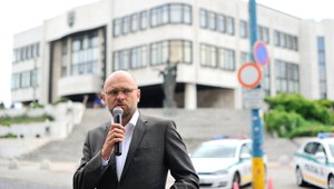 Richard Sulík sa pustil do Nemecka, kritizoval utečeneckú politiku krajiny