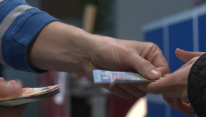 Falošné sľuby a stratené milióny: Kauza Axe Capital upozorňuje na podvodníkov