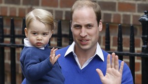 Princ William bojuje s paparazzmi. Nechce dopadnúť ako jeho matka!