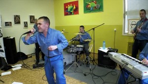 Koncert za mrežami. Hudobné nadanie neskrývali ani väzni