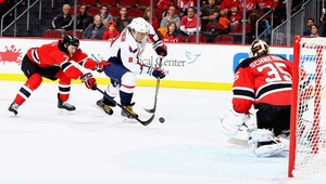 Brilantný gólový kúsok Ovečkina! To vie iba on, z obrancov panáci