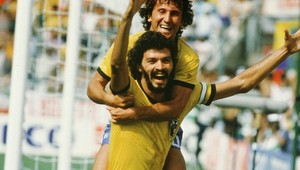 Sócrates zomrel, svetový futbal prišiel o legendu