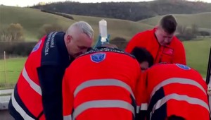 Dvaja opití a tretí nemohol fúkať. Muži sa nechcú priznať, kto šoféroval