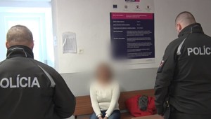 Opatrovateľka okrádala 88-ročnú dôchodkyňu. Počas celého výsluchu plakala