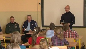 Nebezpečné sociálne siete! Nechytiť sa do nich pomáhajú deťom policajti