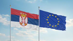 Srbsko prijalo sadu zákonov, ktoré podľa opozície obmedzujú nezávislosť justície