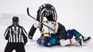 Bitka obrov: Chára sa pustil do zlého muža Vancouveru