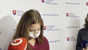 S kritikmi sa zatiaľ nestretol ani premiér Heger, ani ministerka Milanová. Je to zbabelé, zhodnotil Lenč