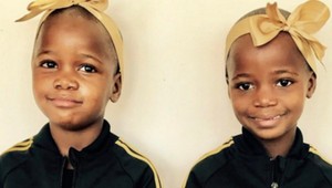 Roztomilé dvojičky Madonny už zarábajú