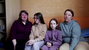 Štáb TV JOJ na Ukrajine: Rodiny sú odkázané na humanitárnu pomoc. Stravy pre bábätká je nedostatok