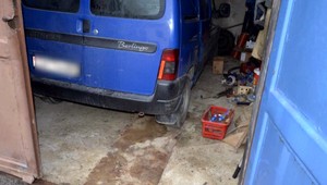 Šesť mesiacov sa partii zlodejov darilo, kým ich priamo pri čine nechytili policajti