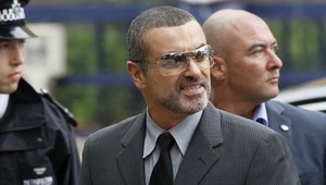 Spevák George Michael bojuje o život. Má zápaľ pľúc